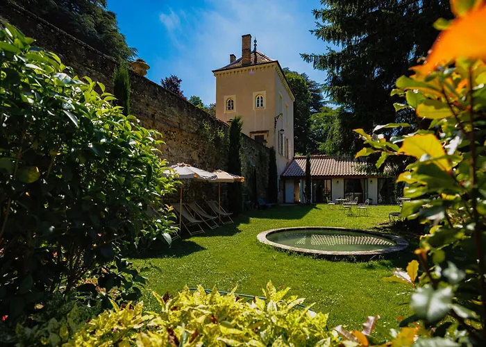 Lyon Country House - Tour De Garde